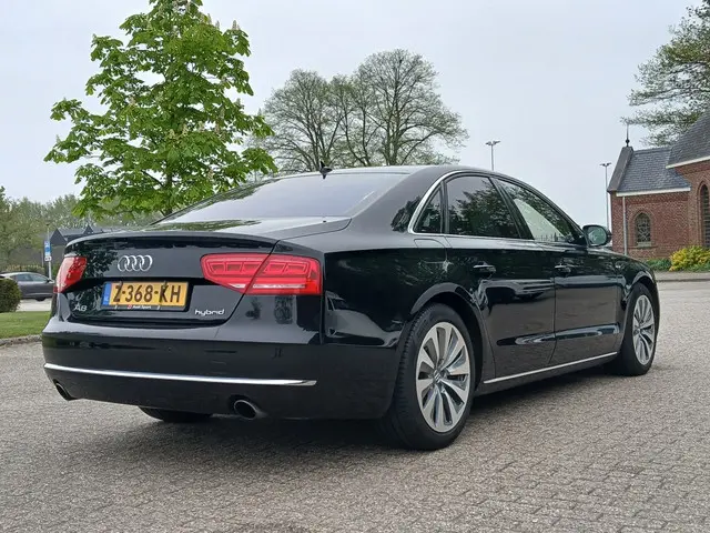 Audi A8 2.0 TFSI Hy. Pro L.+ 2012 Hybride Benzine 7