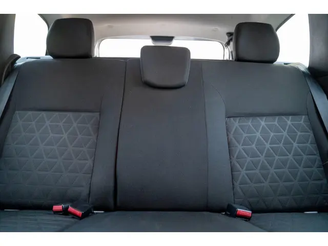 Dacia Duster 1.2 TCe 4x2 Lauréate 2015 Benzine 24