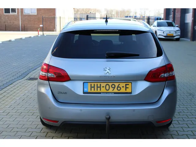 Peugeot 308 SW 1.2 PureTech Blue Executive 2015 Benzine 3