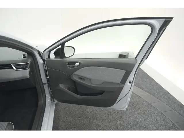 Renault Clio TCe 90 GPF techno 2025 Benzine 72