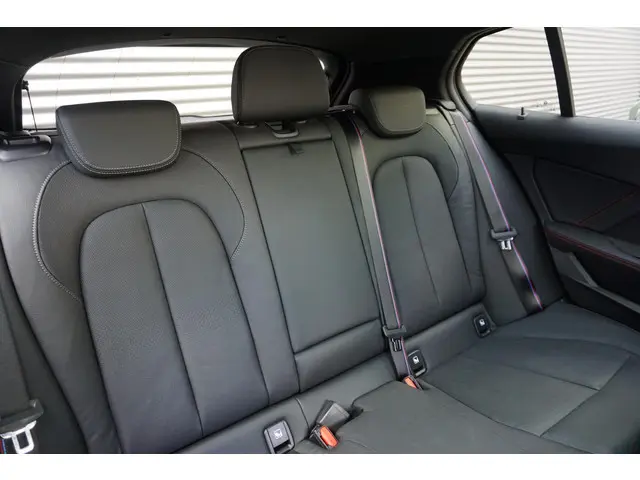 BMW 1 Serie 5-deurs 128ti 2024 Benzine 10