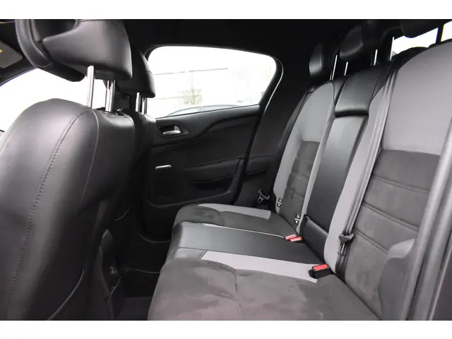 DS DS 4 PureTech 130 Performance Line 2017 Benzine 30