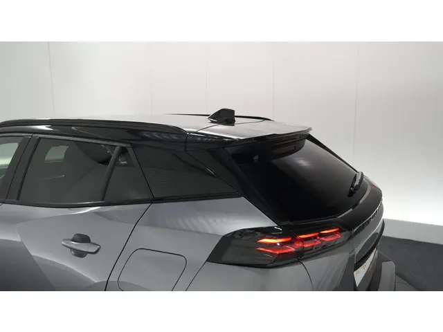 Peugeot 2008 PureTech 130 EAT8 GT 2024 Benzine 27
