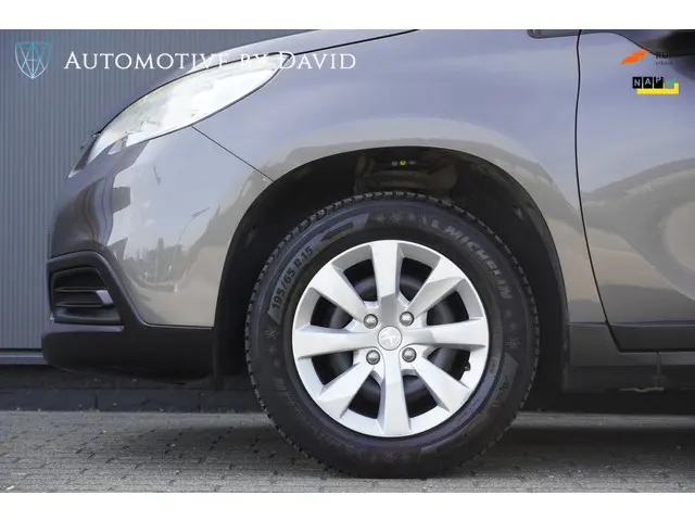 Peugeot 2008 1.2 VTi 82 pk ACTIVE 2014 Benzine 23