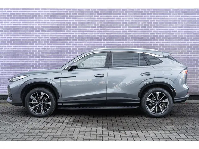 MG HS Plug-in Hybrid 1.5 Luxury 2024 Hybride Benzine 23