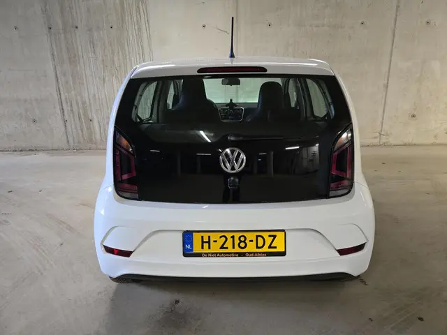 Volkswagen up! 1.0 BMT move up! 2020 Benzine 10