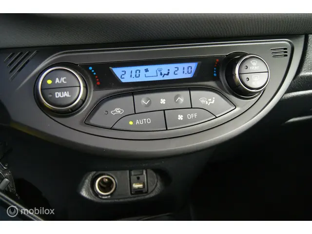 Toyota Yaris 1.5 Hybrid Aspiration 2016 Hybride Benzine 19