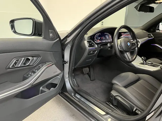 BMW 3 Serie 320i High Executive 2021 Benzine 17