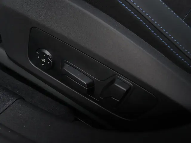 BMW 1 Serie 5-deurs 120 2025 Benzine 15