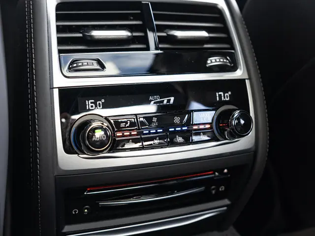 BMW 7 Serie 750Li xDrive 2022 Benzine 43