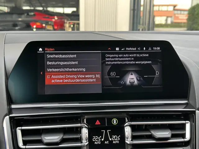 BMW 8 Serie 840i xDrive High Executive 2021 Benzine 74