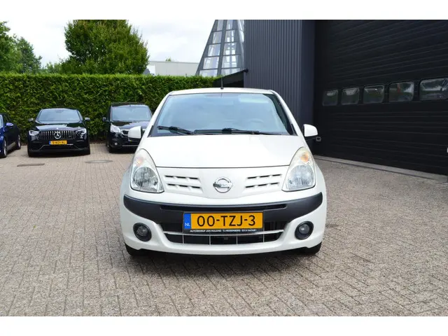 Nissan Pixo 2