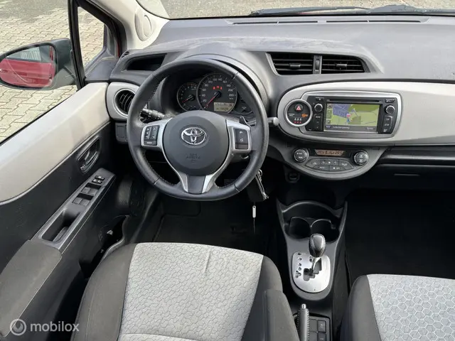 Toyota Yaris 1.3 VVT-i Dynamic / Garantie ! 2012 Benzine 12