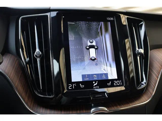 Volvo XC60 B5 Momentum Exclusive 2021 Benzine 52