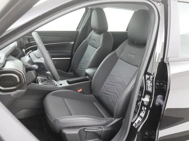 Jeep Avenger 1.2 Altitude 2024 Benzine 29