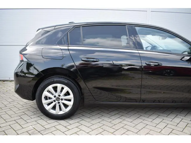 Opel Astra 1.2 Turbo Business Edition 2025 Benzine 12