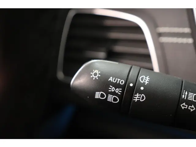 Renault Talisman 1.3 TCe Business Intens 2022 Benzine 26