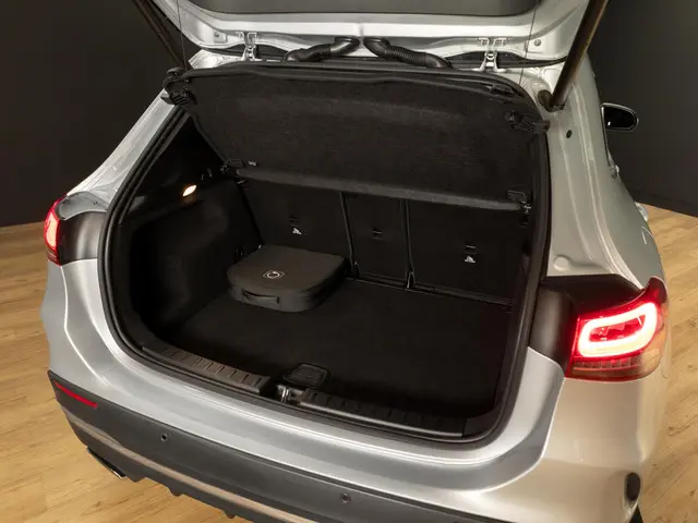 Mercedes-Benz GLA 250 e AMG Line 2023 Hybride Benzine 16