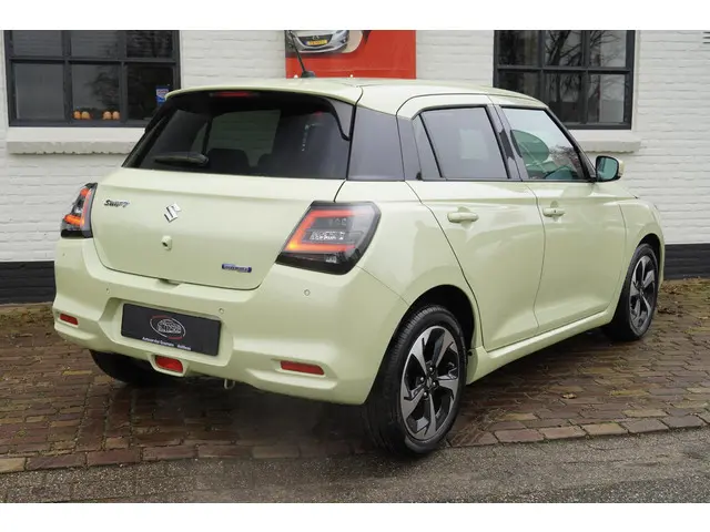 Suzuki Swift 1.2 Style Smart Hybrid 2025 Hybride Benzine 7