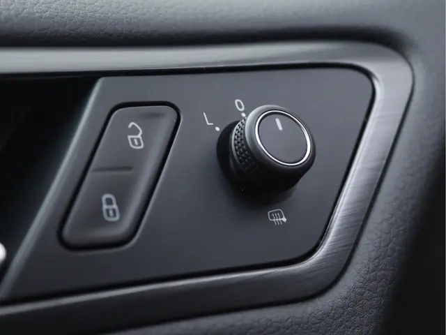 Volkswagen Golf 1.0 TSI Highline R-line 2017 Benzine 33