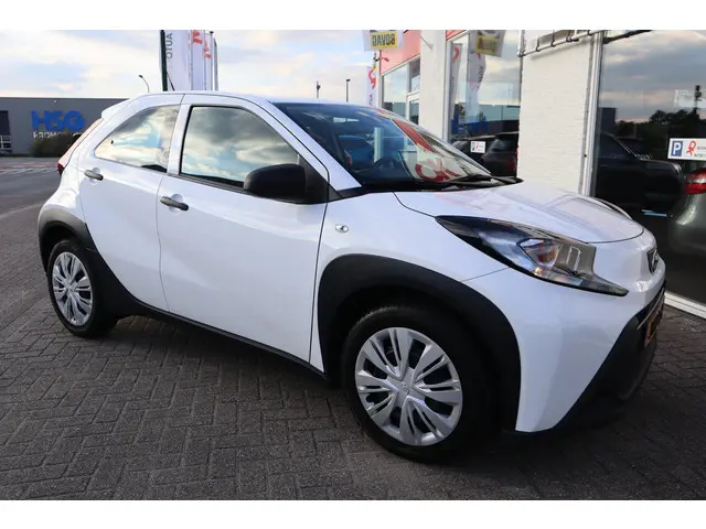 Toyota Aygo X 1.0 VVT-i MT PLAY 2022 Benzine 23