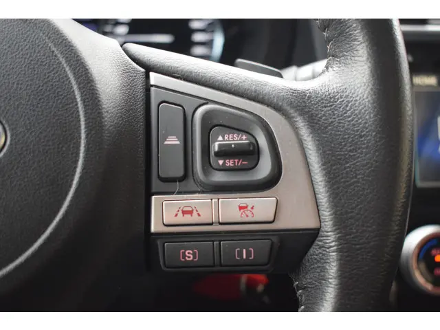 Subaru Forester 2.0 Luxury - Trekhaak 2018 Benzine 20