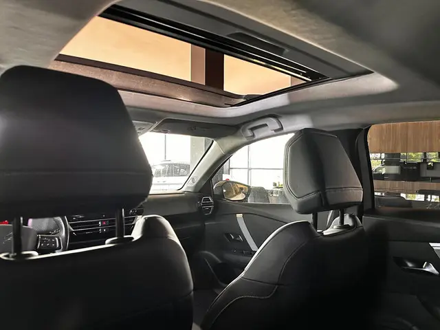 Citroën C4 1.2 Puretech Shine Pack Business 2021 Benzine 23