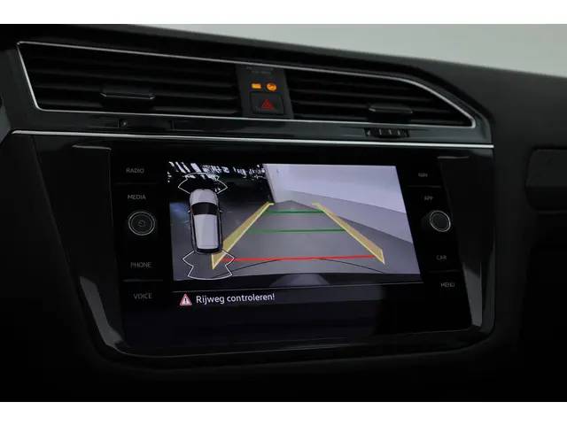 Volkswagen Tiguan 1.5 TSI R-Line DSG 2023 Benzine 13