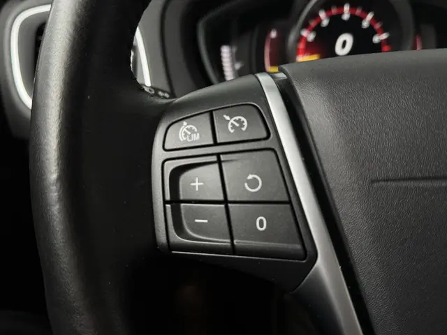 Volvo V40 Cross Country 1.5 T3 Edition+ 2018 Benzine 23