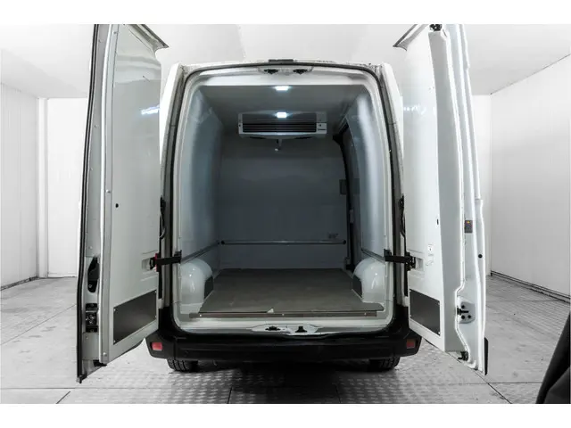 Renault Master T35 2.3 dCi L2H2 2018 Diesel 33