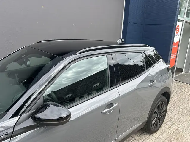 Peugeot 2008 1.2 Hybrid 145 GT 2025 Hybride Benzine 38