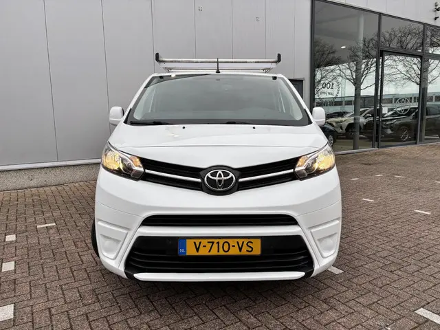 Toyota ProAce Compact 1.6 D-4D Cool Comfort 2019 Diesel 6