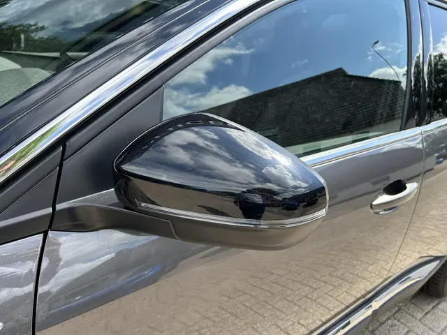 Peugeot 3008 1.6 HYbrid 225 GT 2023 Hybride Benzine 30