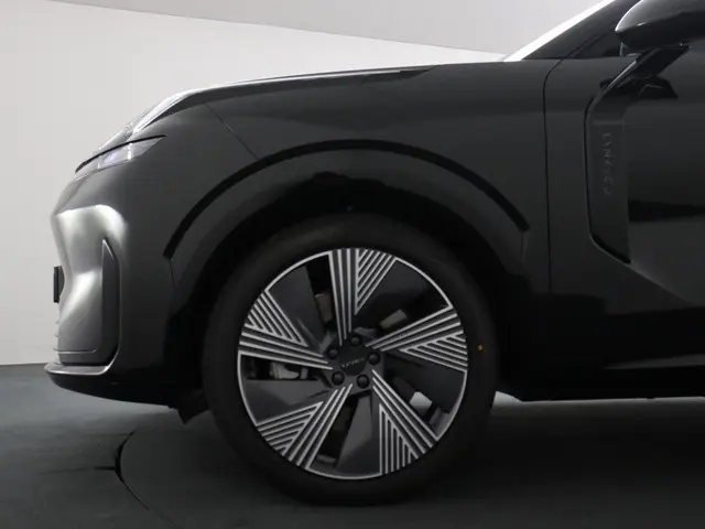 Lynk & Co 08 1.5 More 2025 Hybride Benzine 13