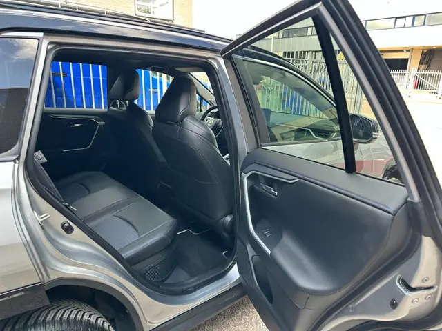 Toyota RAV4 2.5 Hybrid Bi-Tone - Style 2024 Hybride Benzine 5
