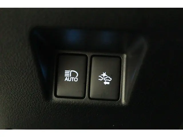 Toyota Yaris 1.5 Hybrid Dynamic 2016 Hybride Benzine 42