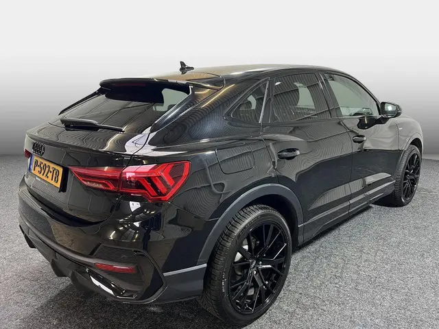 Audi Q3 Sportback 35 TFSI S-Line 2021 Benzine 33