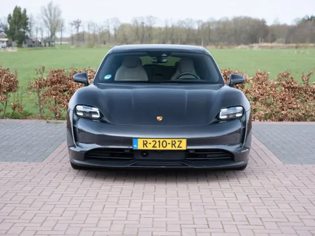 Porsche Taycan Sport Turismo 79 kWh 2022 Elektrisch 26
