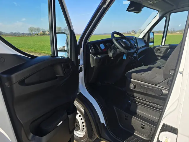 Iveco Daily 35S14V 2.3 352L H2 2021 Diesel 16
