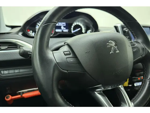 Peugeot 208 1.2T Blue Lease Allure 2019 Benzine 16
