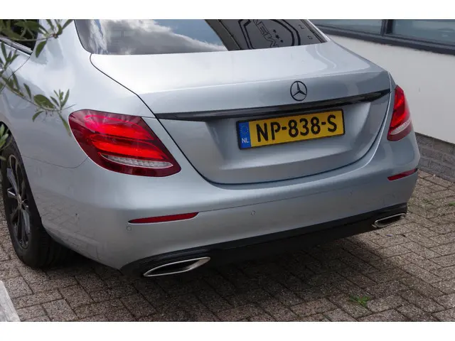 Mercedes-Benz E-Klasse 200 Prestige 2017 Benzine 36
