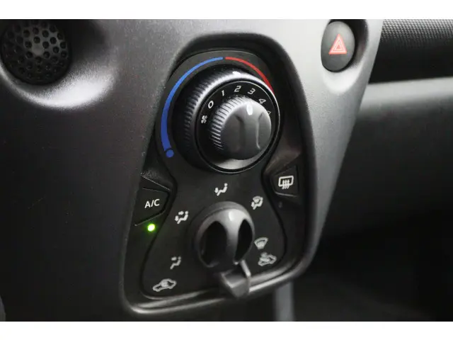 Toyota Aygo 1.0 VVT-i x-fun 2022 Benzine 37