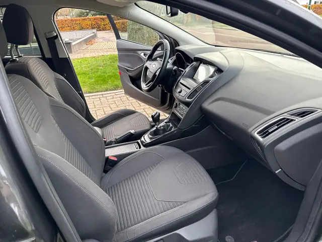 Ford Focus Wagon 1.0 Titanium 2017 Benzine 12