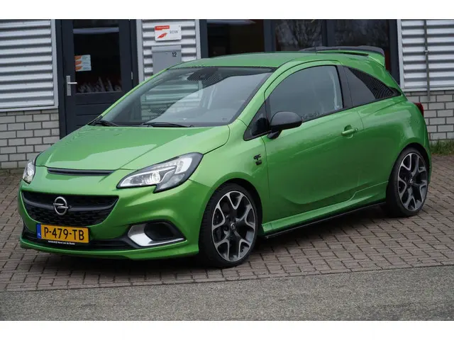Opel Corsa 1.6 Turbo OPC MAXTON DESIGN 2015 Benzine 3