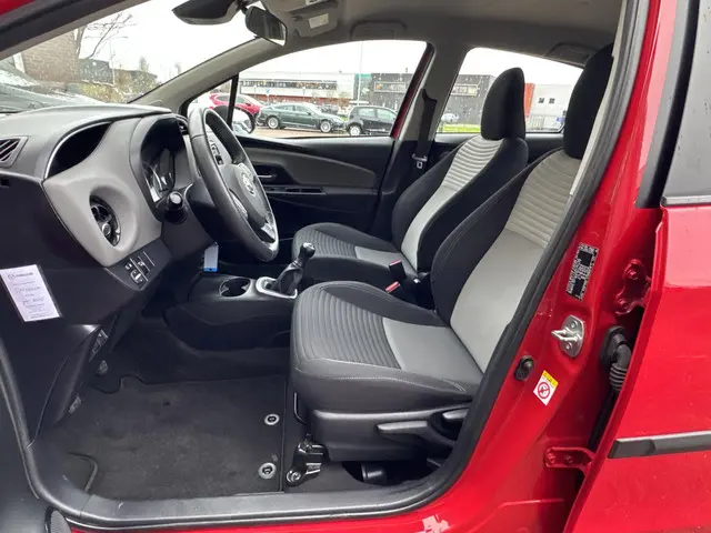 Toyota Yaris 1.0 VVT-i Comfort 2018 Benzine 8