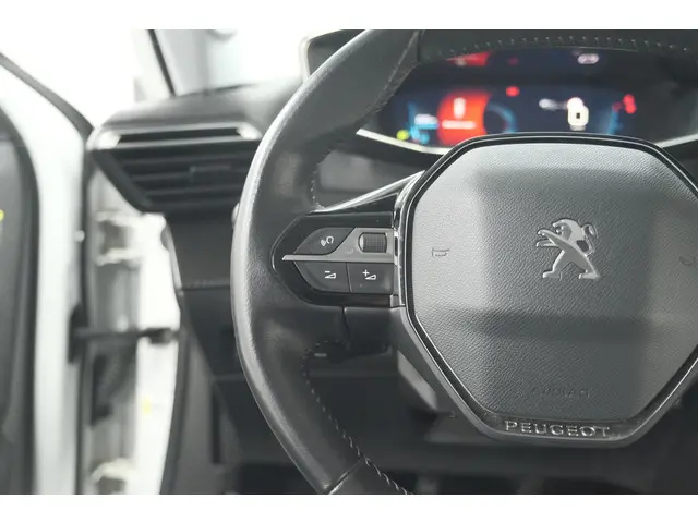 Peugeot 2008 PureTech 130 Allure 2020 Benzine 33