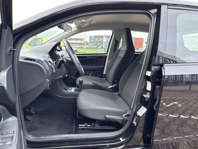 Volkswagen up! 1.0 2020 Benzine 8