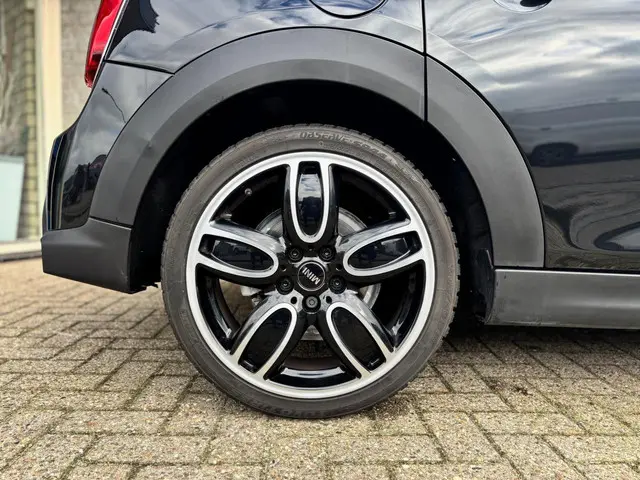 MINI Cooper Mini 1.5 Classic 2023 Benzine 9