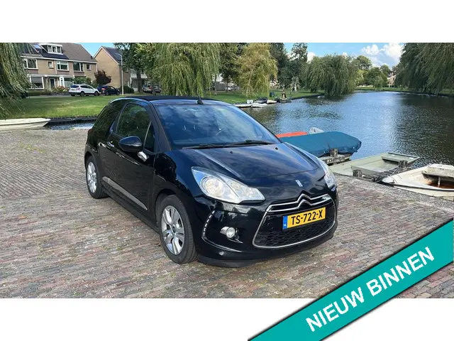 Citroën DS3 Cabrio 1.2 PureTech So Chic 2013 Benzine 2