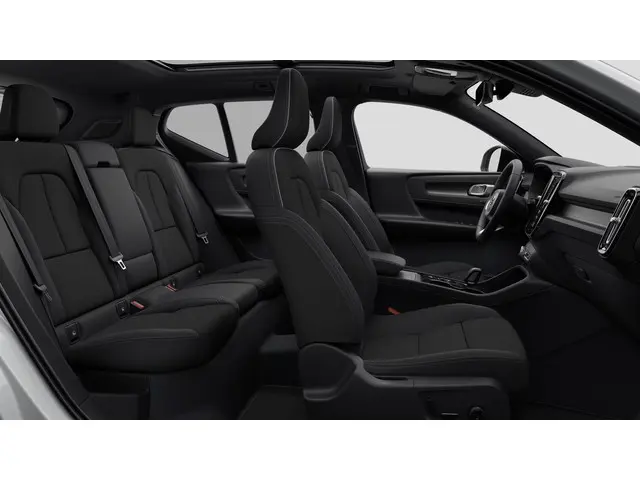 Volvo XC40 B4 Plus Black Edition 2025 Benzine 11